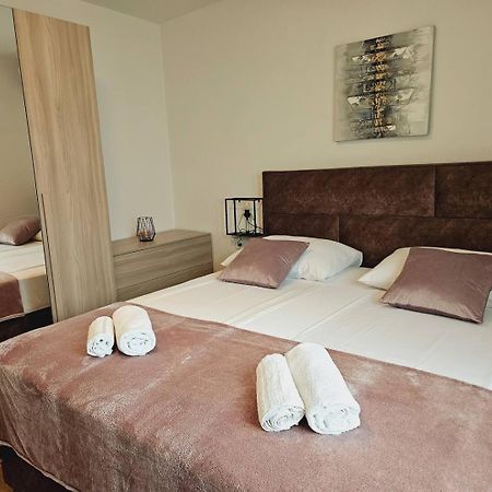 Holiday Home Dajana Pisak Luaran gambar