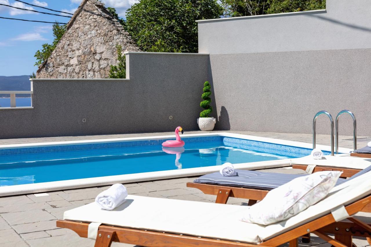 Holiday Home Dajana Pisak Luaran gambar
